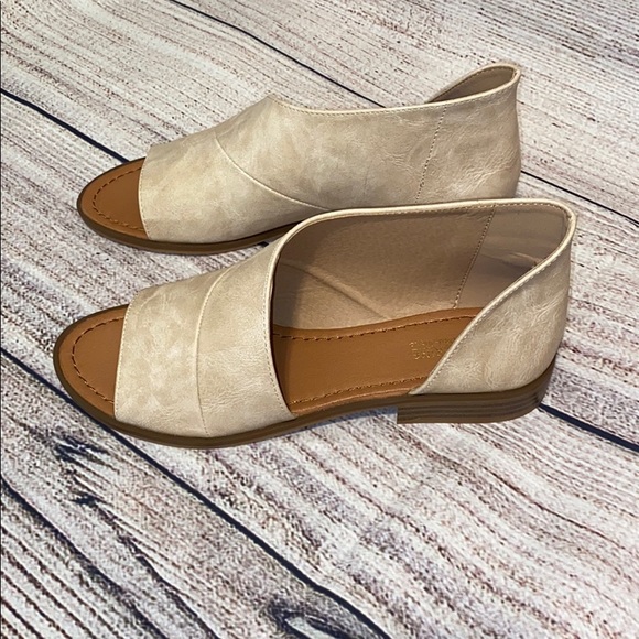 NWOB CATHERINE MALANDRINO THEORIE SANDALS - Picture 2 of 7